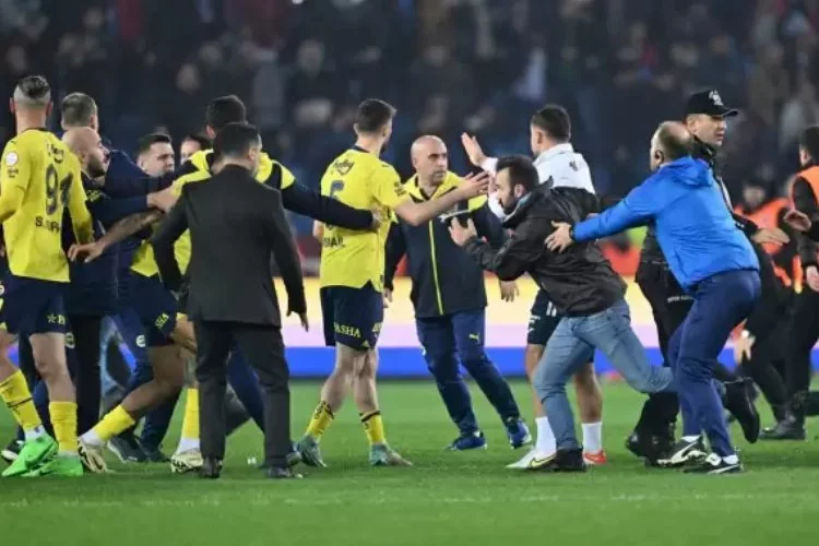 Trabzonspor - Fenerbahçe Maçı Olaylarına İlişkin PFDK Kararları Açıklandı